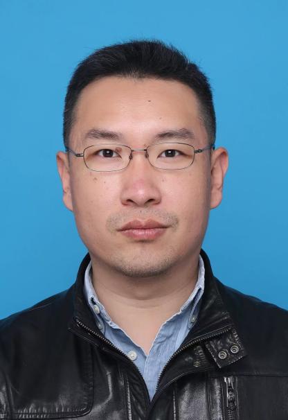 苑生龙.jpg