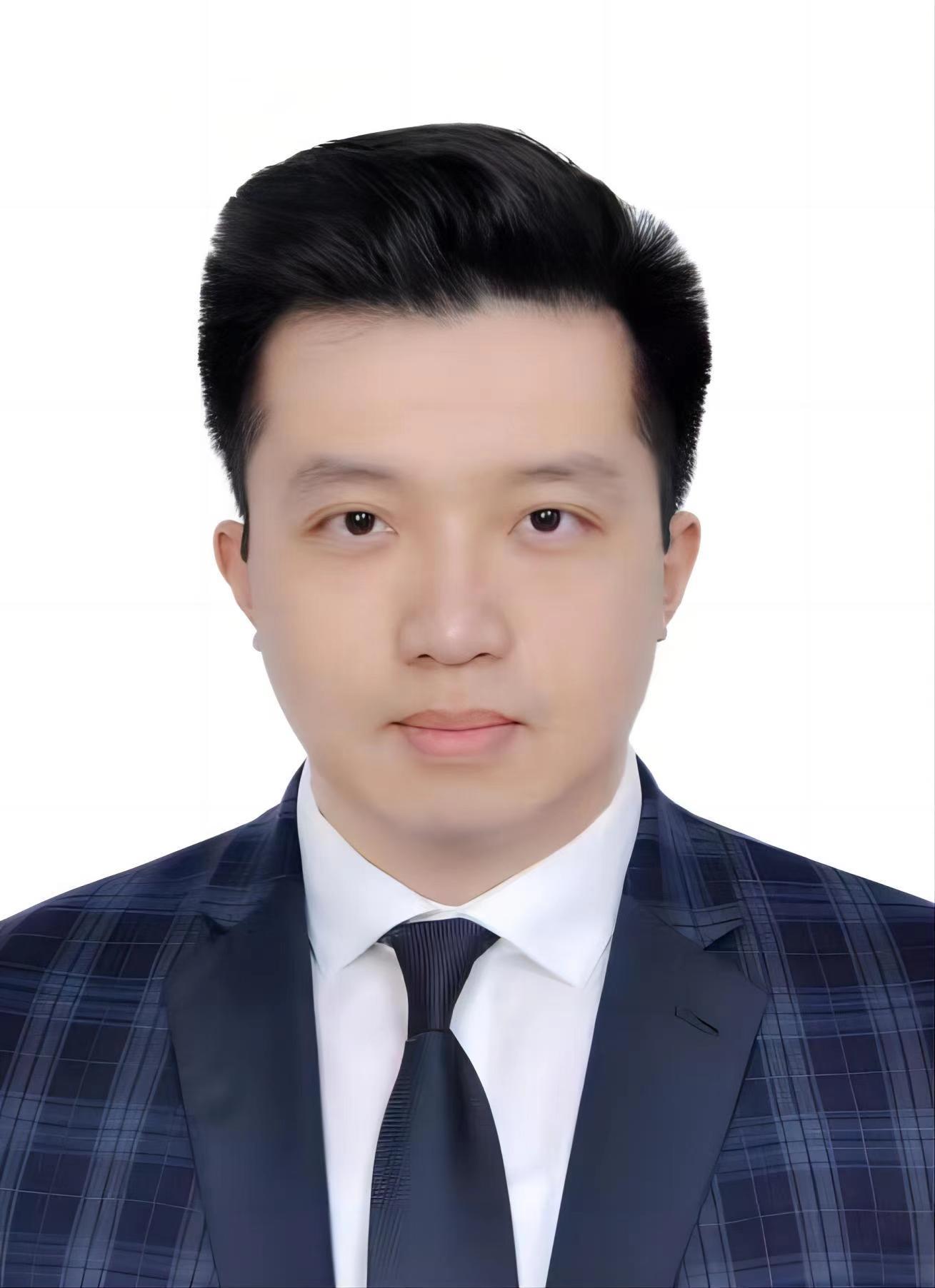李沛霖副研究员证件照.jpg