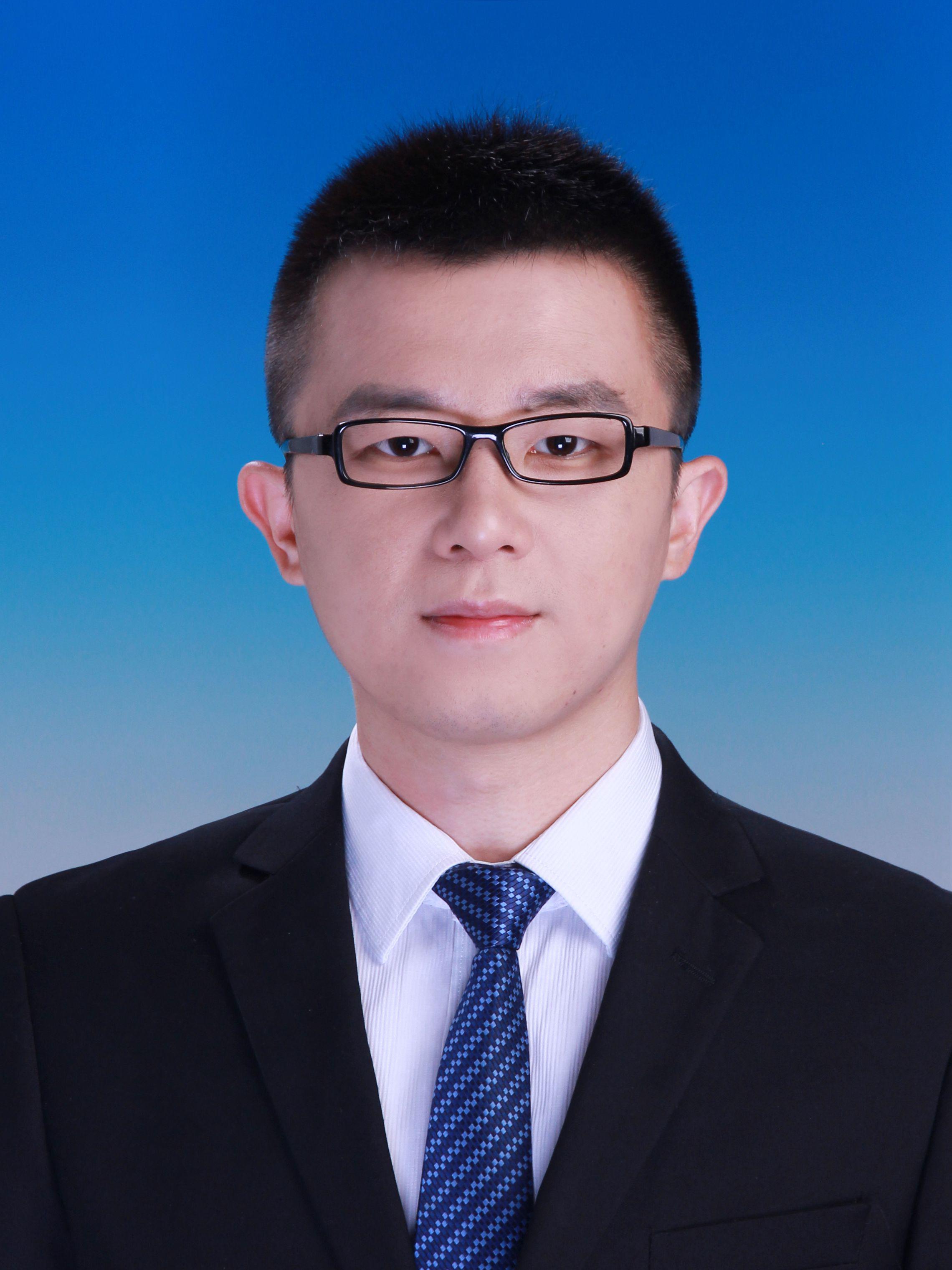 梁俊.jpg