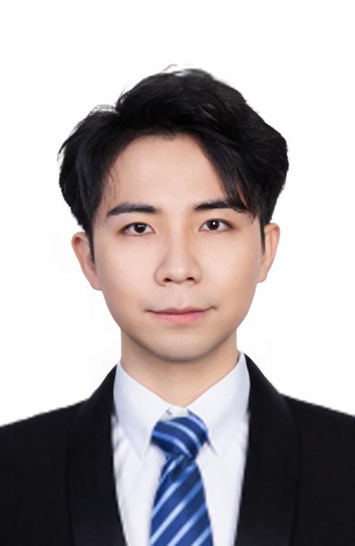 卢越.jpg