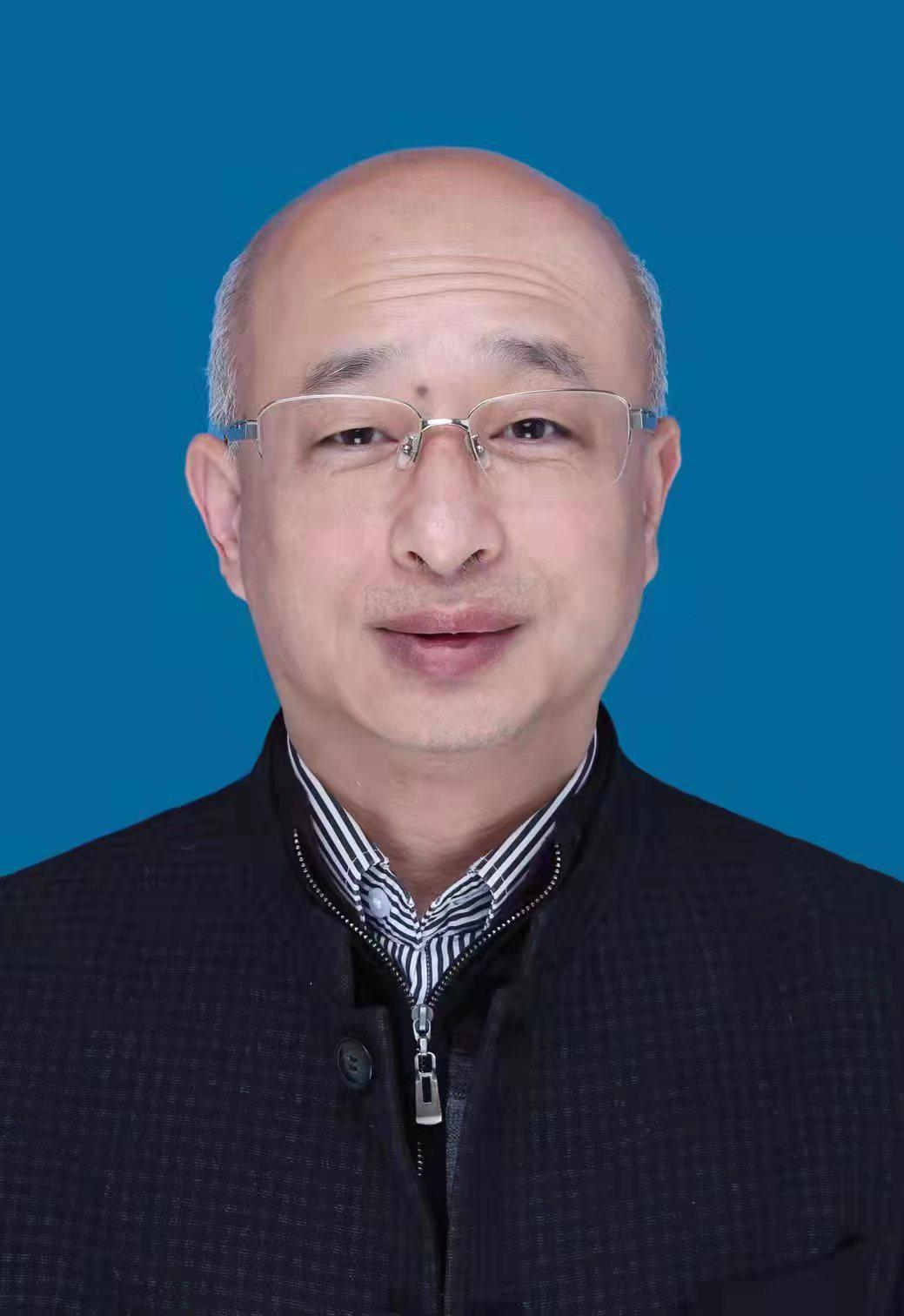 周毅仁所长（高级经济师）证件照.jpg
