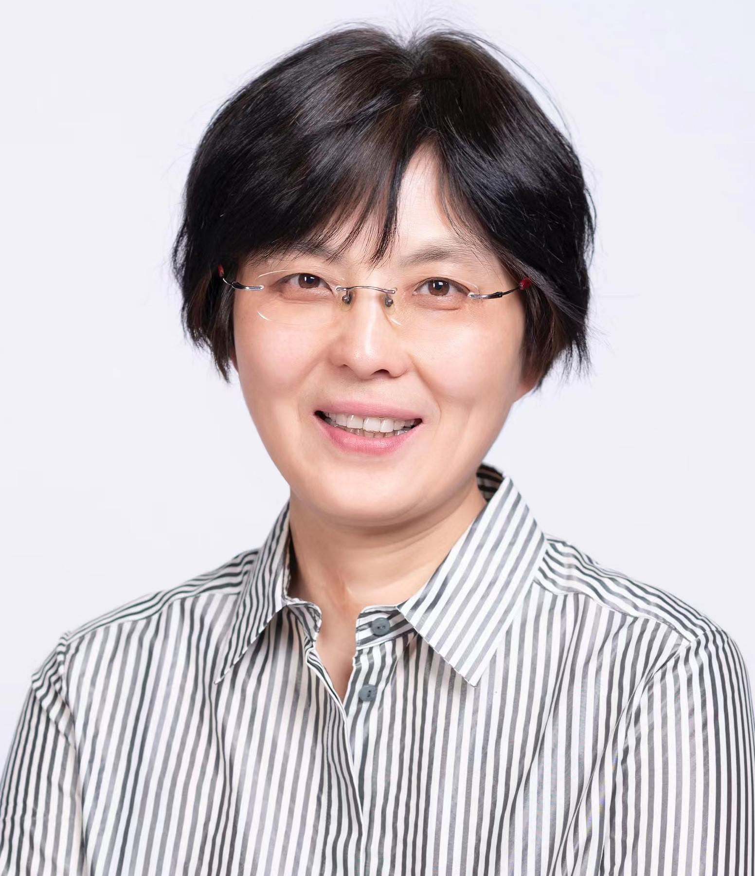 杨萍.jpg