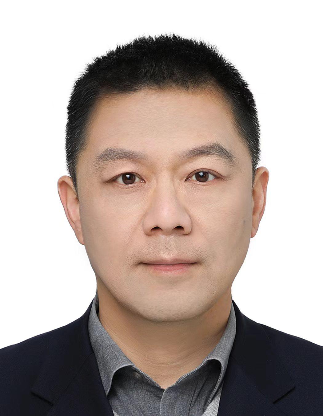 白泉照片-二级研究员-更新照片.jpg