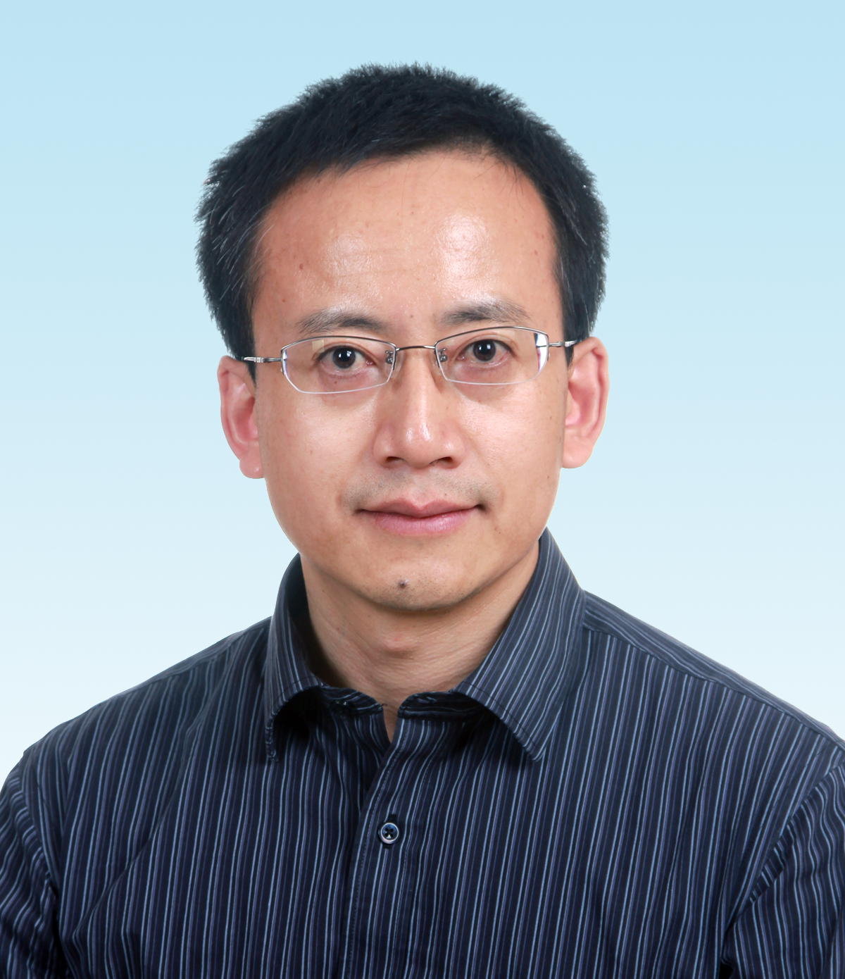 杨宏伟.jpg